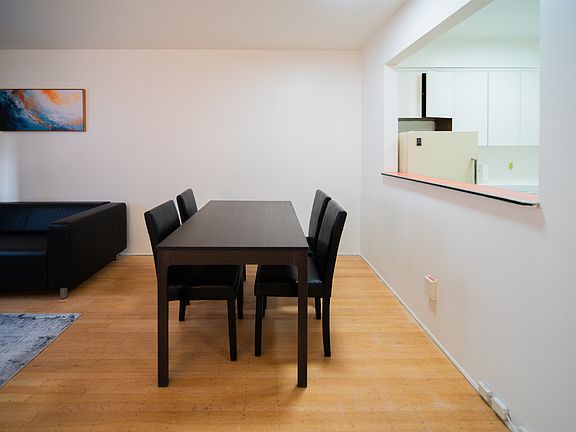 5th image of 1925 Nelson St #206