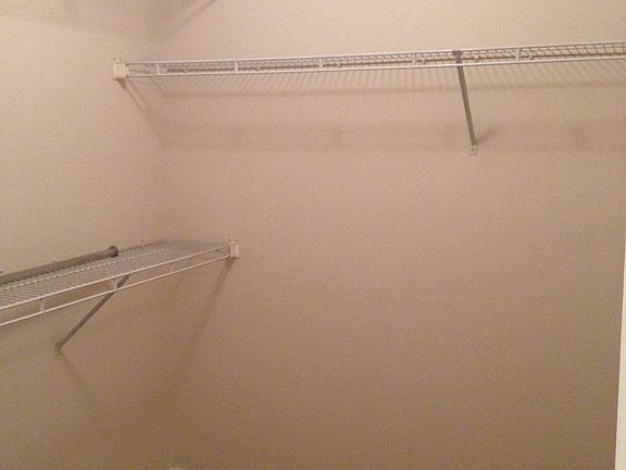 4th image of 101 Lindsay Ct #B