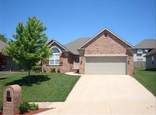 711 River Rock Ct, Nixa, MO 65714