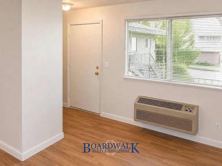 161 E Beryl Ave #8 — Photo 3