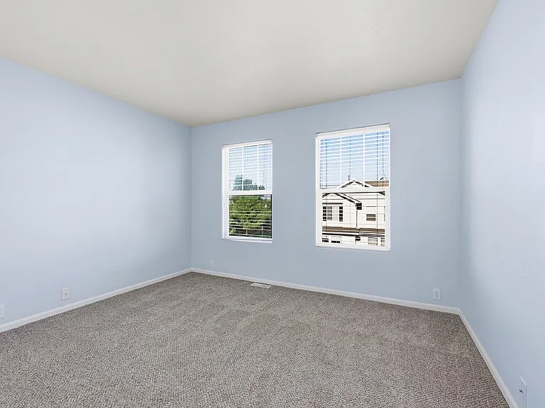 5882 Ensemble Hts — Photo 19
