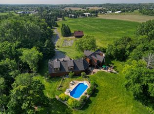 W395S3611 Hardscrabble Rd, Dousman, WI 53118