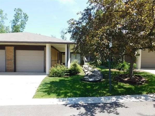 906 Wexford Way #1, Rochester Hills, MI 48307