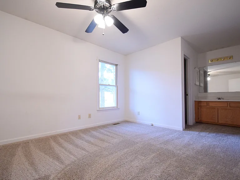 1328 Butterwood Cir — Photo 9