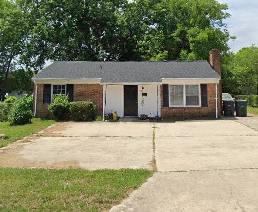 511 Lama St