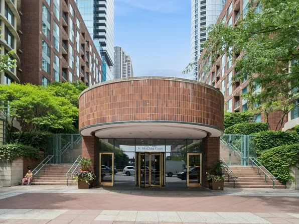 480 N McClurg Ct APT 414, Chicago, IL 60611