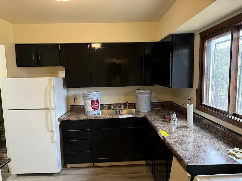 218 Section St — Photo 2