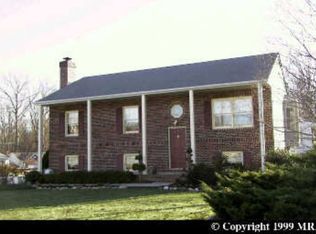 702 Shamrock Dr, Fredericksburg, VA 22407