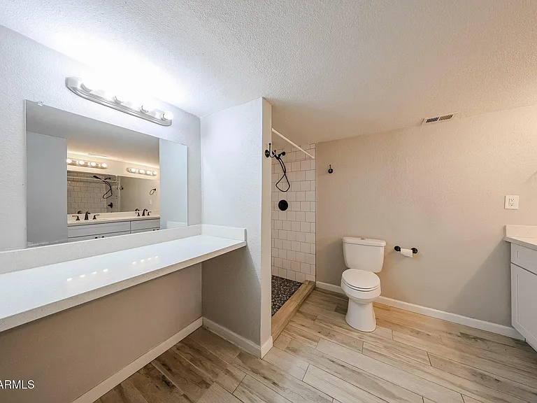 351 E Thomas Rd #D201 — Photo 37