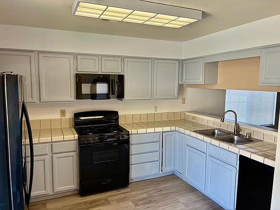 4th image of 4824 Braeburn Dr