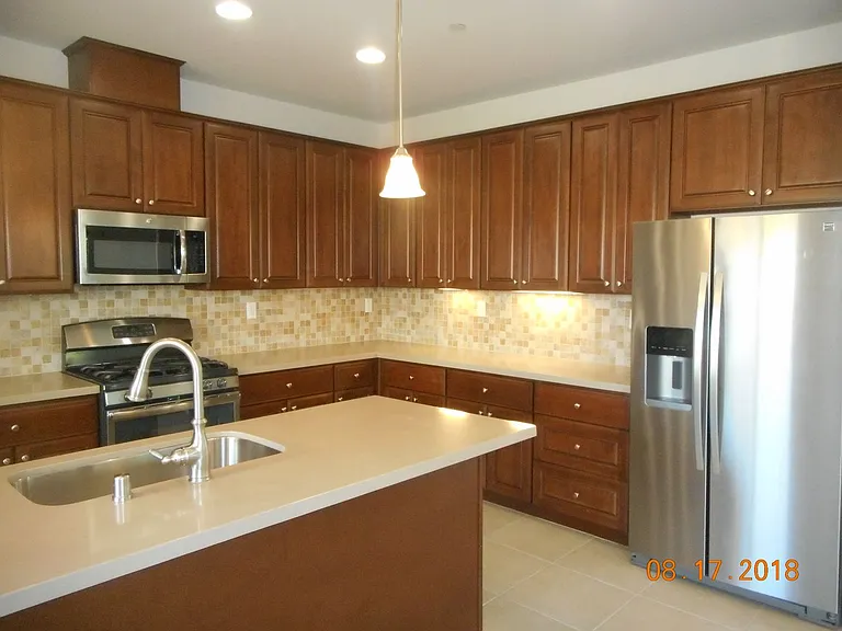 305 Hampton Dr — Photo 14