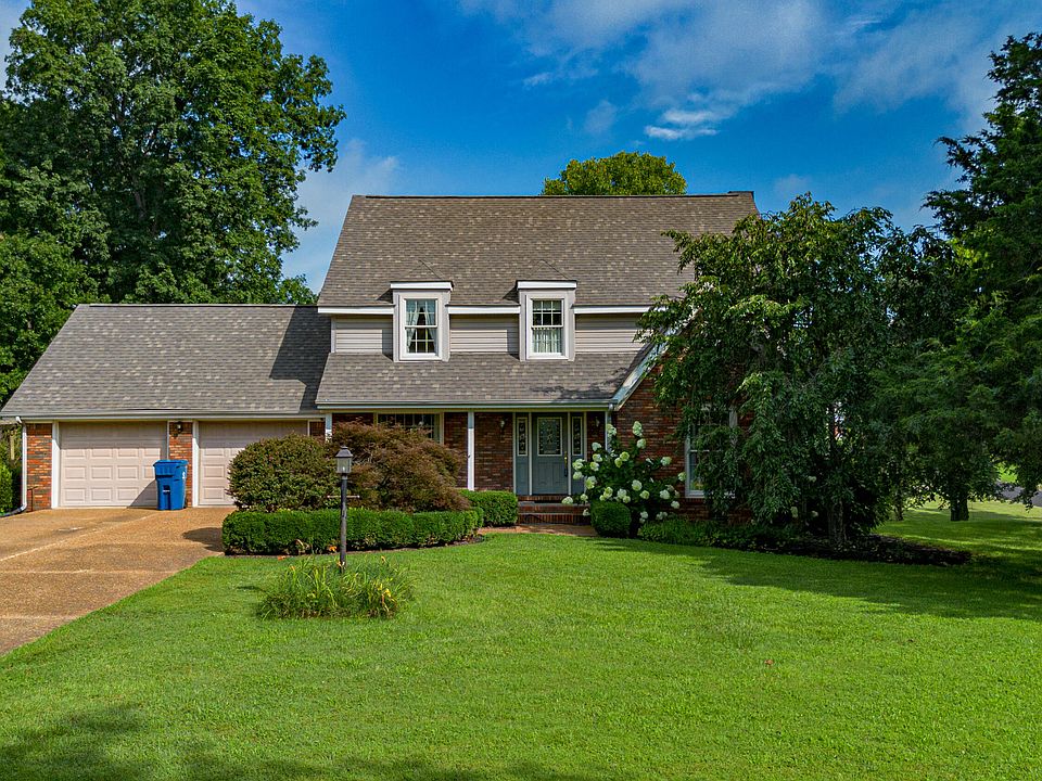 1st image of 323 Meadowaire Dr