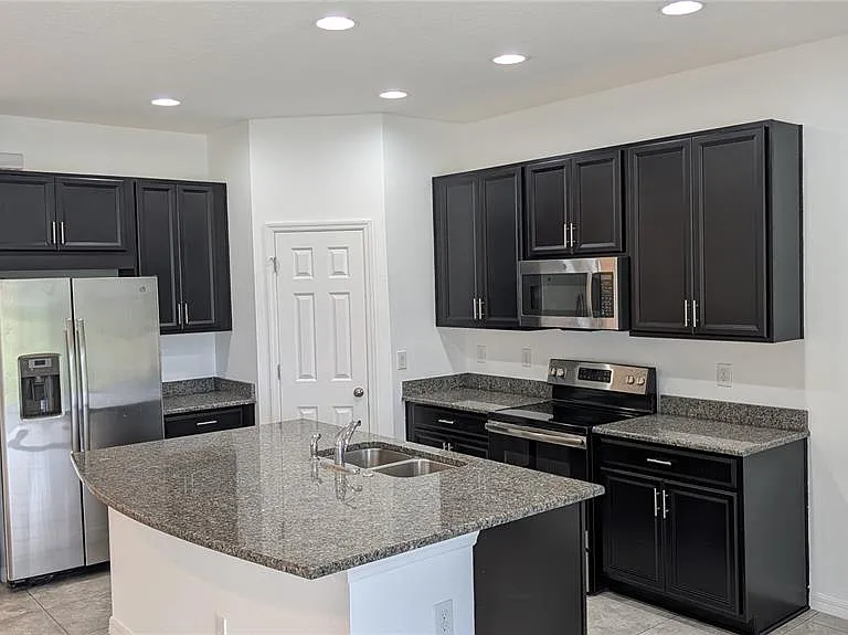 7046 Grand Elm Dr — Photo 3