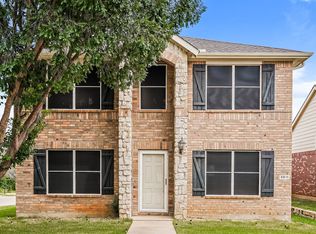 8811 Eastwood Ave, Aubrey, TX 76227