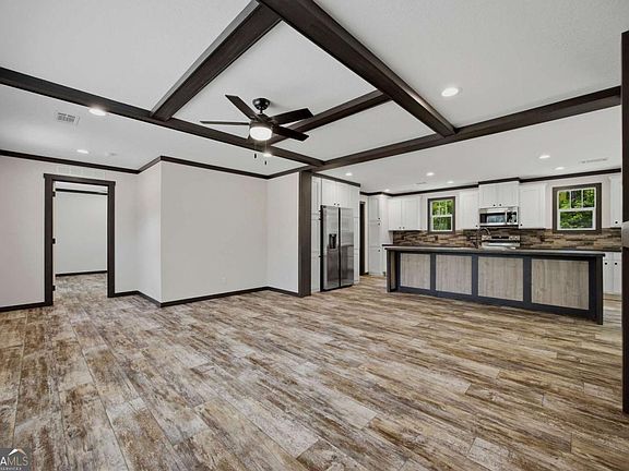 5th image of 108 Thomas Dr