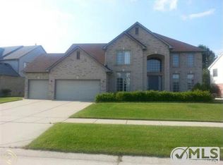 16323 Sassafras Ln, Macomb, MI