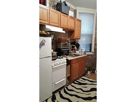 Rented by R New York | media 27