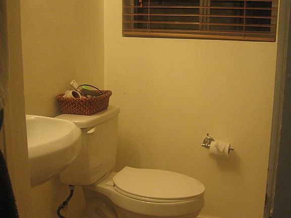 5th image of 1005 NE 14th Ave