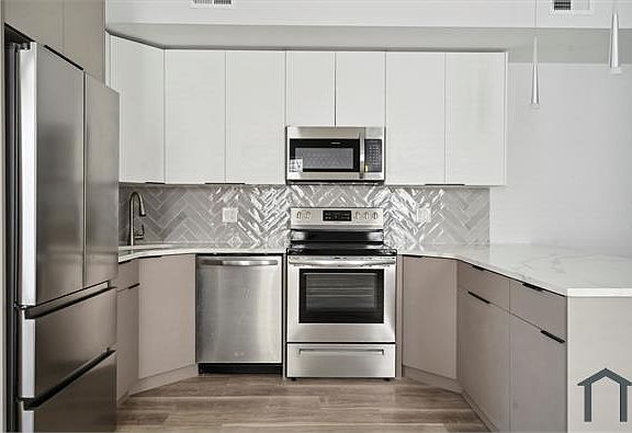 2nd image of 748 N 40th St Unit 1