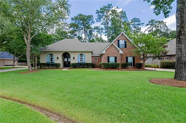 232 Delta Dr — Photo 2