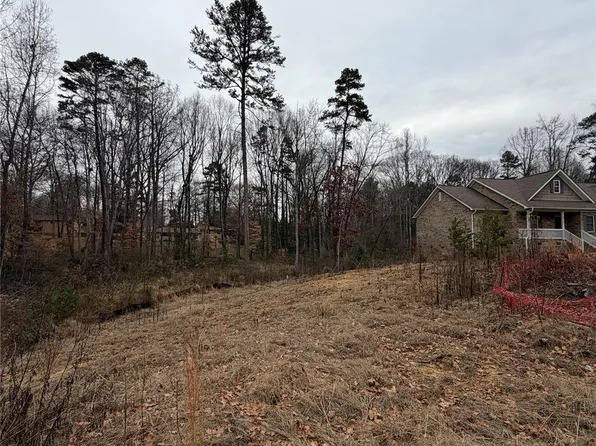 4351 La Brea Dr, Charlotte, NC 28216