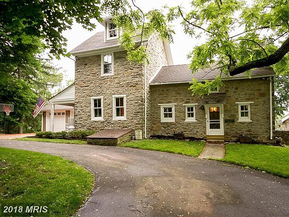 1790's and 1830's structure shown here.