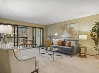 7250 Lewis Ridge Pkwy APT 213, Edina, MN 55439