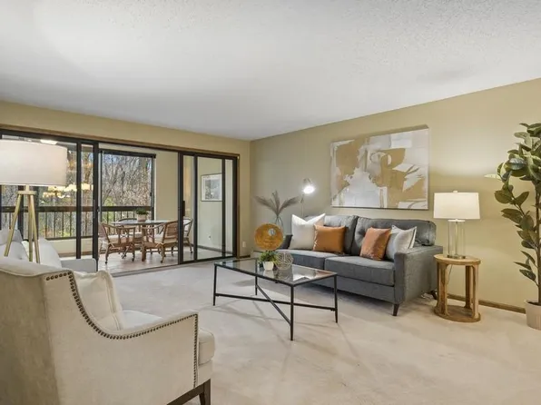 7250 Lewis Ridge Pkwy APT 213, Edina, MN 55439