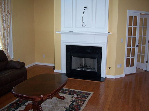 FAMILY ROOM MAIN FLOOR VIEW