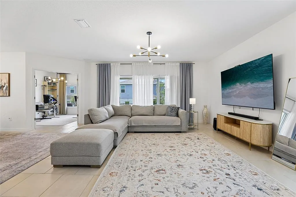 4 bed, 2.5 bath, 2956 sqft, $3,500 — Photo 2