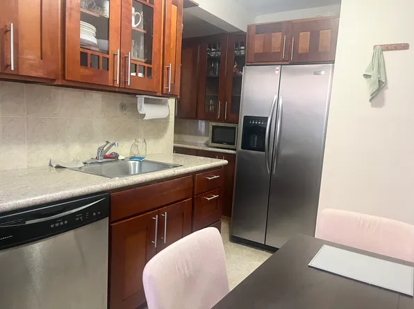 139-15 83rd Avenue image 5 of 12