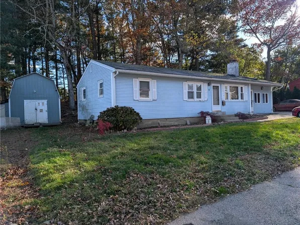 8 Grant Dr, Coventry, RI 02816