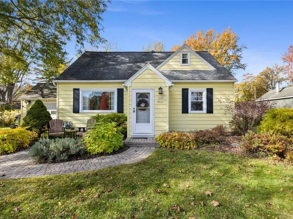 11 Hartom Rd, Rochester, NY 14624