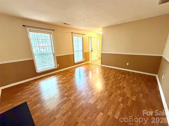 4th image of 8004 Glencannon Dr