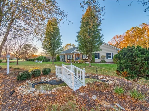 29 Bobwhite Ln, Locust Hill, VA 23092