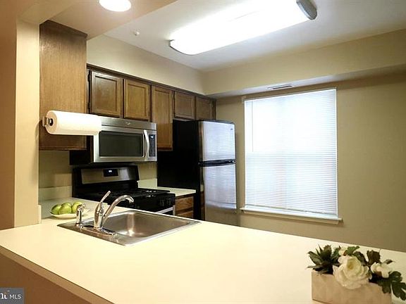 5th image of 3506 Society Pl #H2