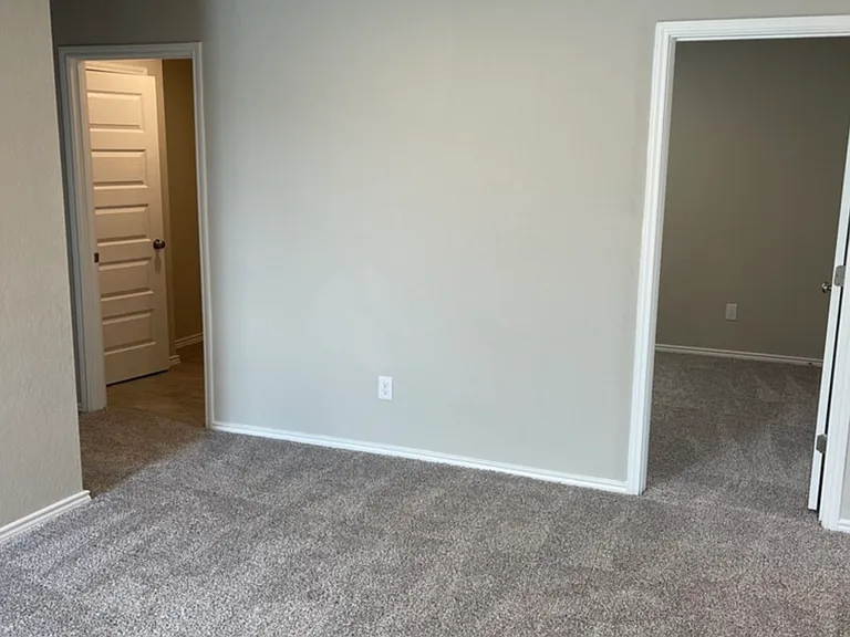 2532 Ayers Dr — Photo 8