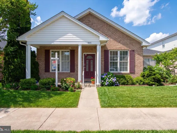 1845 Meridian Dr, Hagerstown, MD 21742