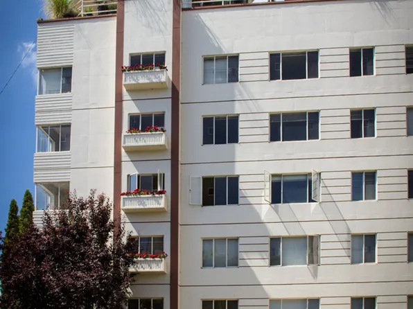 Eugene Manor Apartments