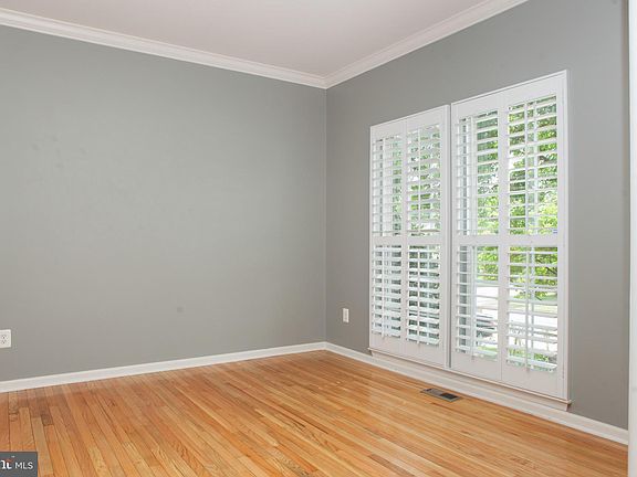 5th image of 7000 Clifton Knoll Ct