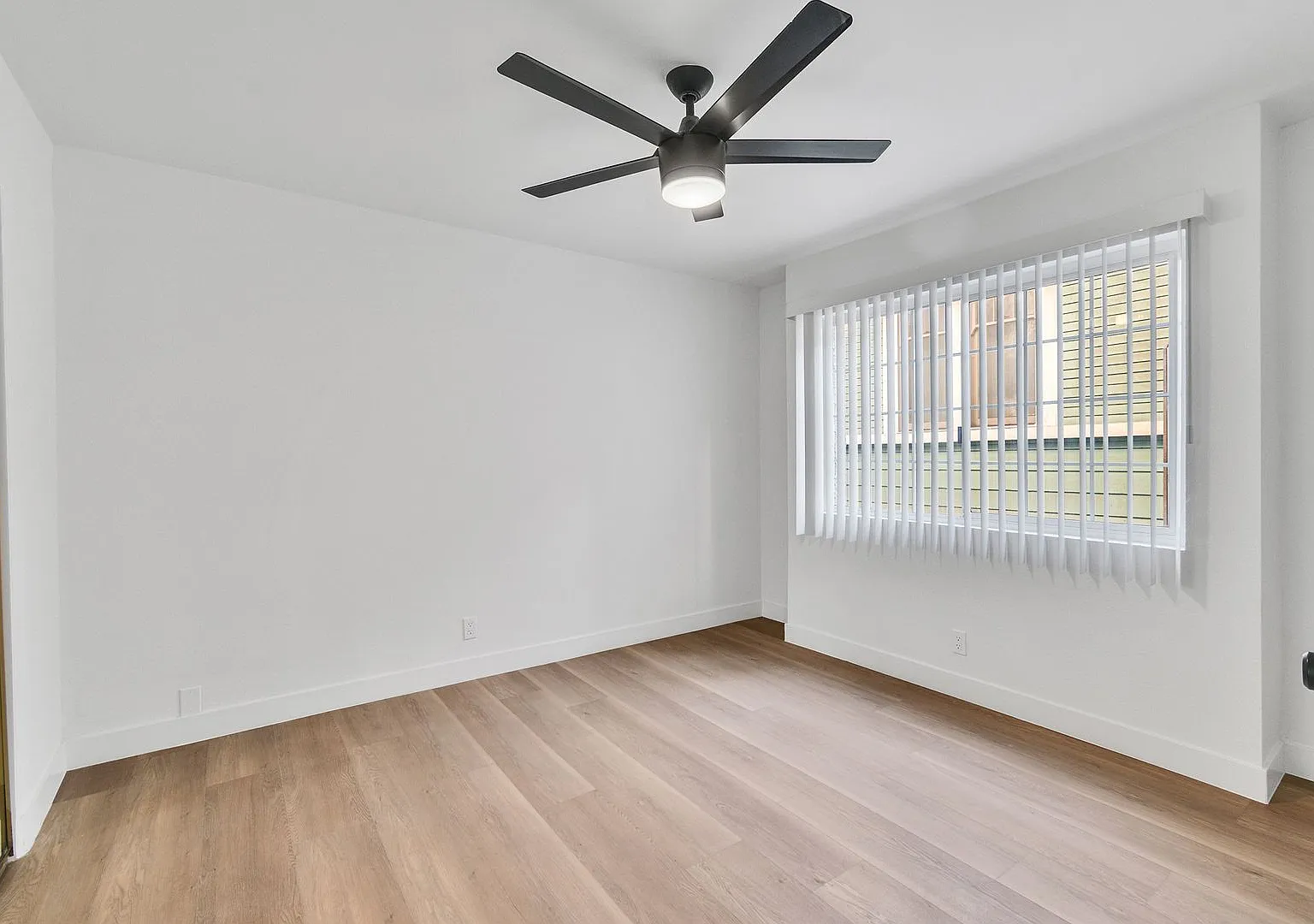 625 Orizaba Avenue — Photo 4