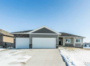 4412 S Dubuque Ave, Sioux Falls, SD 57110