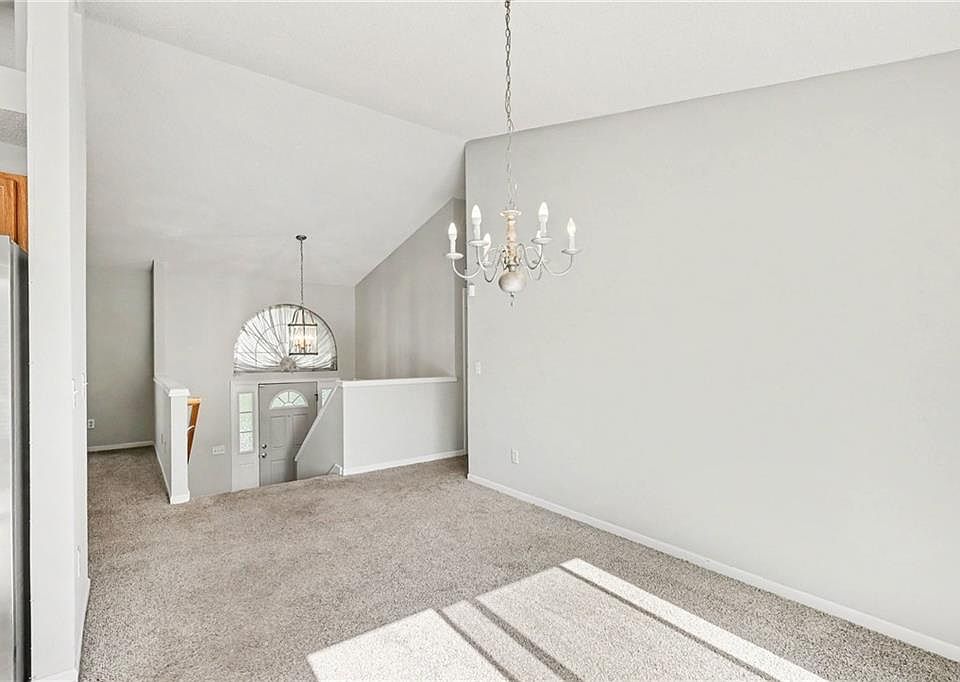 1st image of 1810 W Fredrickson Cir