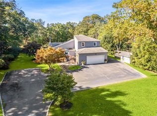 4 Monte Ln, Center Moriches, NY 11934