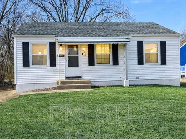 10327 Renfrew Dr, Saint Louis, MO 63137