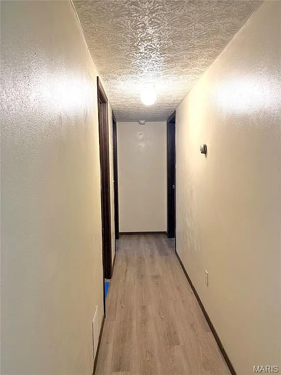 2 bed, 1.0 bath, 896 sqft, $850 — Photo 4