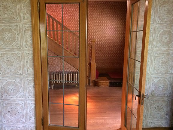 2nd image of 1619 Burwell St