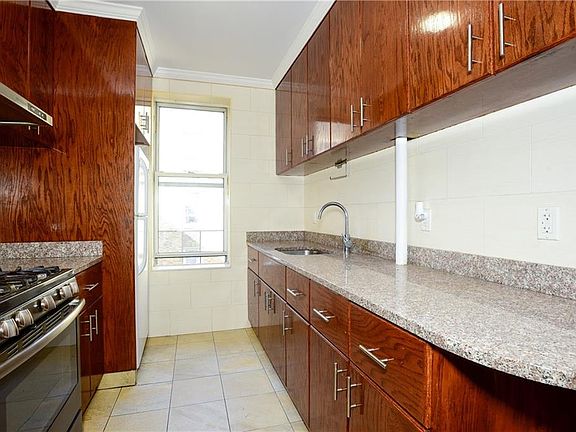 2nd image of 712 45th St #3A-1