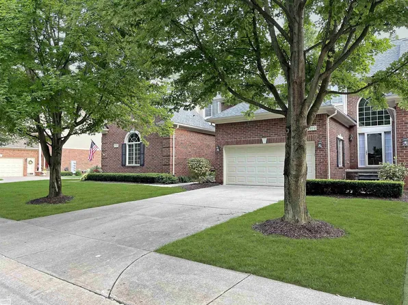 1972 Austin Dr, Shelby Township, MI 48316