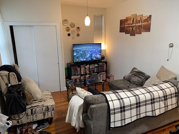 2nd image of 1442 N Bosworth Ave #1R